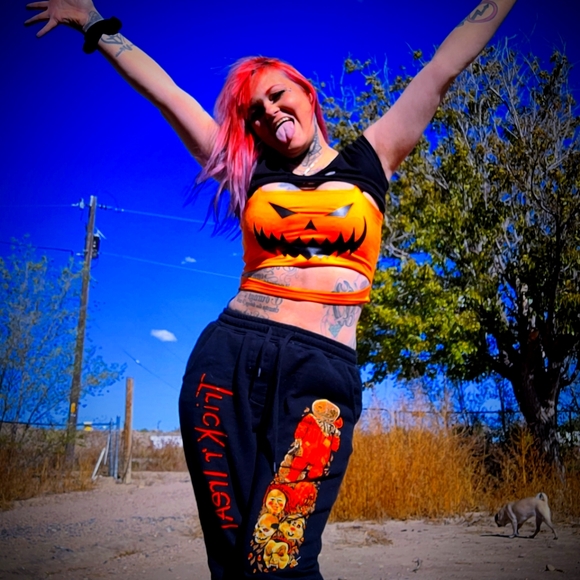 Meet your Posher, Xtina - Picture 4 of 7